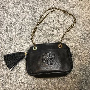 Thea Chain Crossbody